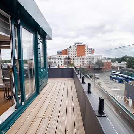 Two Bed Flat With Wrap Around Terrace Near Legoland, Windsor, Tube Station Apartment Slough Exterior photo